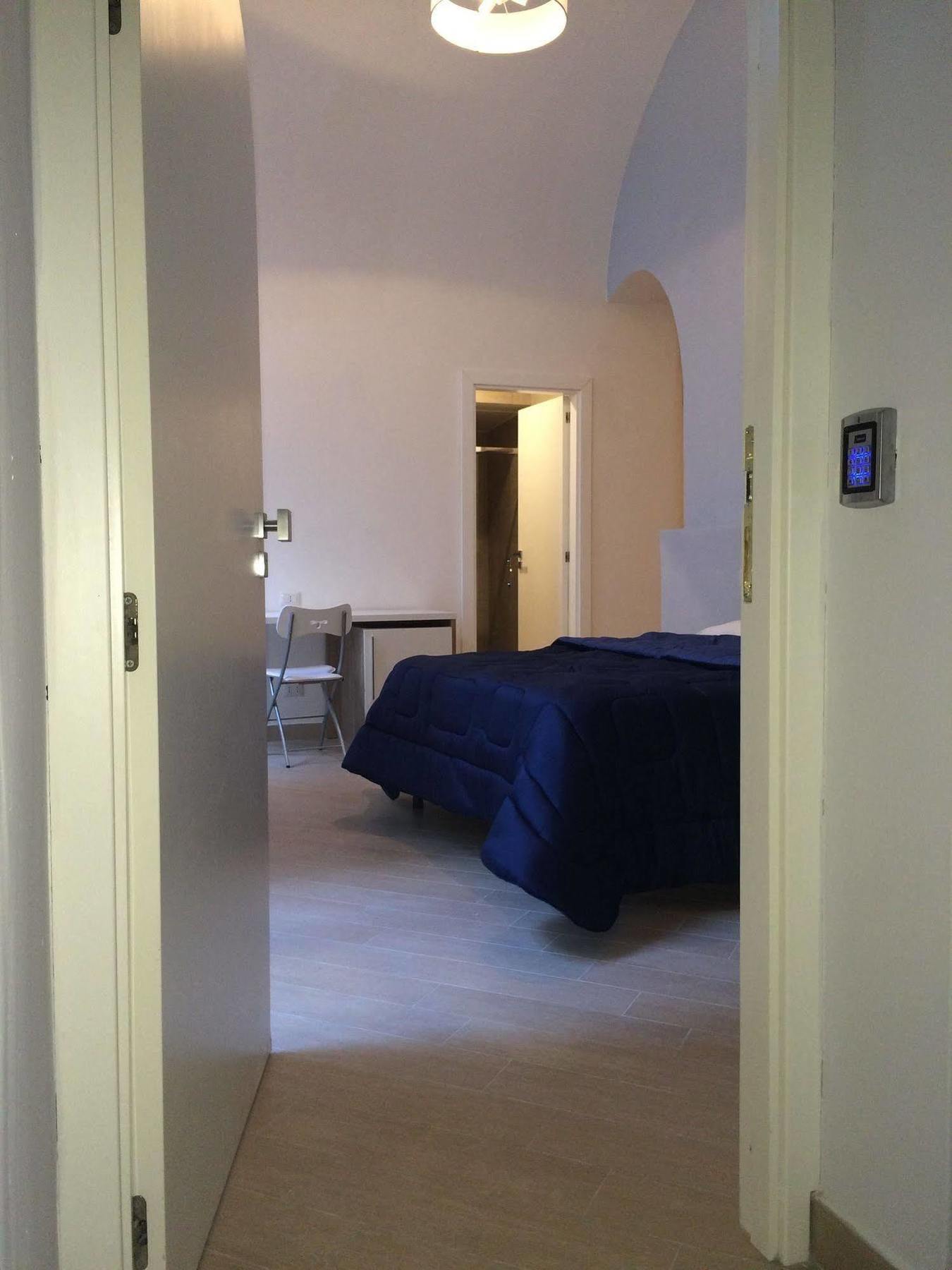 Frühstückspension Base Mergellina 3*
